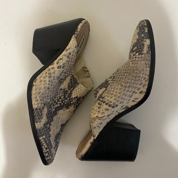 Steve Madden Shoes - Steve Madden Mules in Great Condition (Size 6)